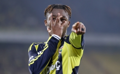 Nene: 'Fenerbah�e ile kontrat imzalad���mda gurur duydum'