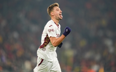 Biri seviyor biri sevmiyor; Muçi!