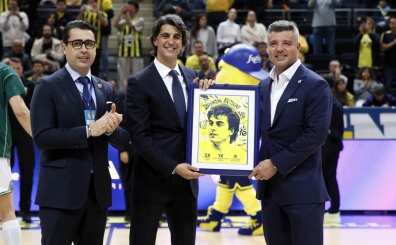 F.Bahçe Beko, efsanelerinden İbrahim Kutluay'ı onurlandırdı!