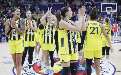 Fenerbah�e Opet, ligdeki nama�lup serisini s�rd�rd�!