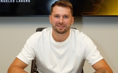 Luka Doncic'ten dev imza!