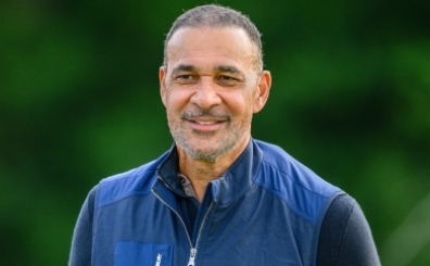 Ruud Gullit'ten derbi yorumu: 'Futbola adeta deli oluyorlar'
