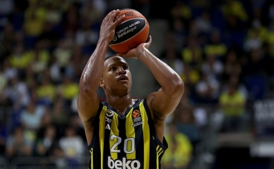 Devon Hall yar finalde man en deerli oyuncusu seildi