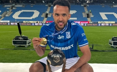 Trabzonspor, İsveçli stoper Alex Douglas'ı gündemine aldı!