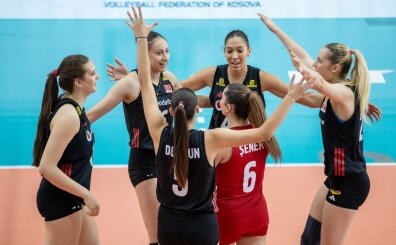 17 Ya� Alt� Kad�n Milli Voleybol Tak�m� Balkan �ampiyonu!