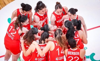 U20 Kız Milliler, İzlanda'yı farklı mağlup ederek son 8'e kaldı