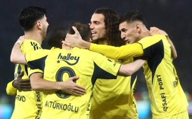 Yazarlar�n Fenerbah�e mesaj�: 'Her tak�m bunu yapamaz'