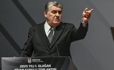 Be�ikta�'ta istifa tepkisi!