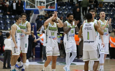 Yukatel Merkezefendi'den ligde sahasında 104 sayılık galibiyet