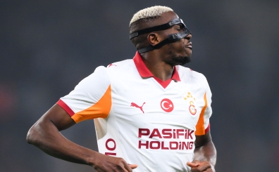 Victor Osimhen, Bafetimbi Gomis'e 1 ad�m daha yakla�t�!