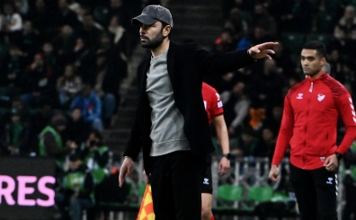 Volkan Kazak: 'Adaletli ve tutarl� bir hakem y�netimi istiyoruz'