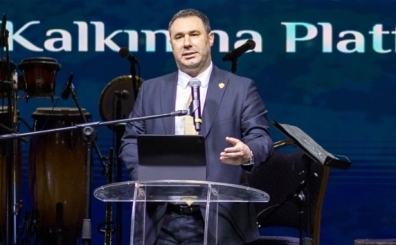 Bar�� G�kt�rk, Fenerbah�e'de ba�kan adayl���n� a��klad�