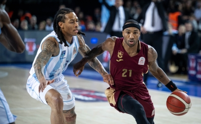 T�rk Telekom, Trabzonspor'u yenerek yar� finale y�kseldi!