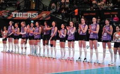 Eczac�ba��, D�rtl� Finalde