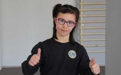 Down sendromlu Elif atletizm dal�nda �ifte ba�ar� elde etti