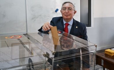 Galatasaray'da Divan Kurulu Ba�kan� yine Aykutalp Derkan