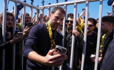 Domenico Tedesco i�in a��klama: 'Mesaj y�netimeydi'