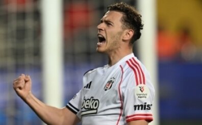 Be�ikta�'ta Asllani y�ld�zla�t�!