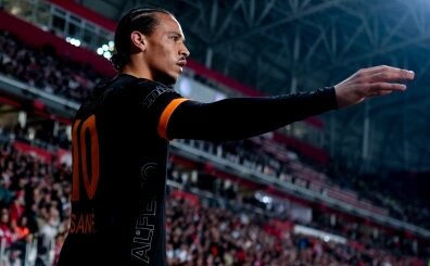 Sane'den Okan Buruk'a fla� hareket: O tepki g�ndem oldu