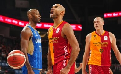 Galatasaray lige farkl� ba�lad�: �ay�rova'ya 23 say� fark