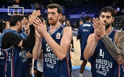 Anadolu Efes ilk galibiyetini almak i�in sahaya ��kacak!