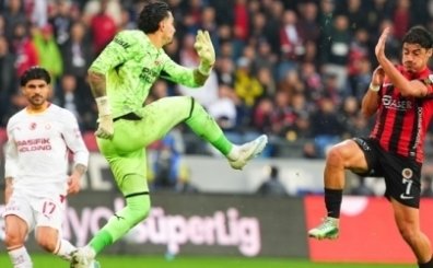U�urcan �ak�r'dan Fenerbah�e derbisi i�in fla� a��klama