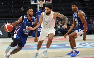 Basketbol Süper Ligi'nde A. Efes, Körfez'i 16 sayı farkla geçti!