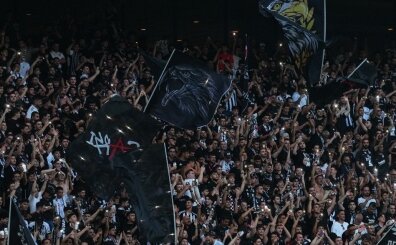 Beşiktaş tribünlerinde bu kez kuzey siyah, güney beyaz