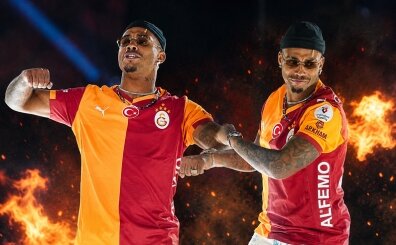 Galatasaray'da kalıyor!