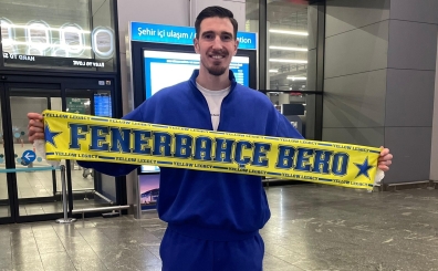 Fenerbah�e'nin yeni transferin Nando De Colo, �stanbul'a geldi
