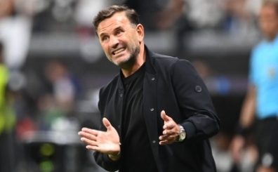 Okan Buruk, iki ayr�l��� a��klad�!