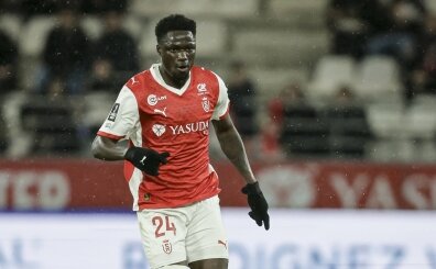 Trabzonspor'a yeni orta saha