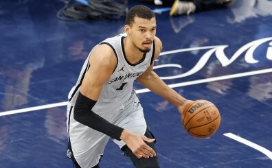 Spurs, Bucks'� yenerek �st �ste 8. galibiyetini elde etti!