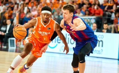 Fenerbah�e transferi a��klad�