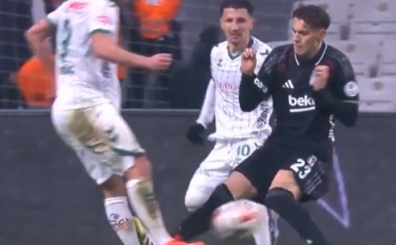 Asllani'den ilk ma�ta k�rm�z�!