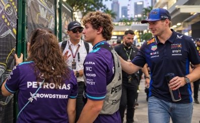 Kimi Antonelli kapıda kaldı, Max Verstappen devreye girdi! İzle...