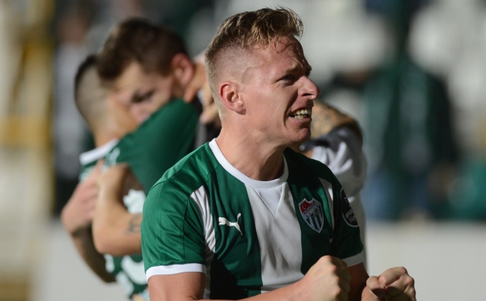 Bursa, 'istifa' g�lgesinde kazand�!..