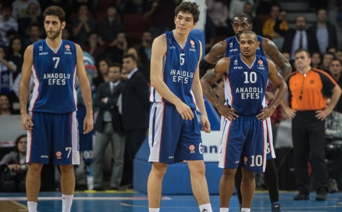 Anadolu Efes hakemlere tepkili!