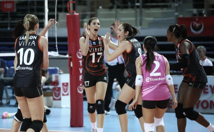 Eczac�ba�� VitrA, 13. kar��la�mas�nda 12. galibiyetini elde etti.