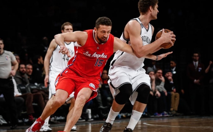 Brooklyn Nets'te Brook Lopez'in 24 say� kaydetti.