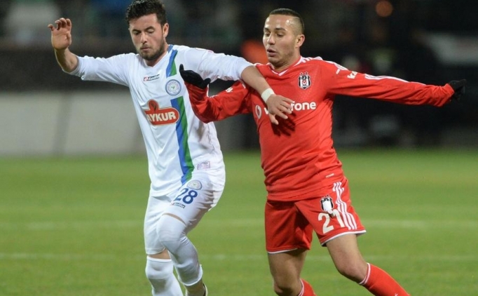 Be�ikta�l� futbolcu Kerim Frei (sa�da) rakibi ile m�cadele etti.