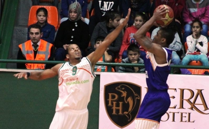 Banvit, evinde da��ld�!