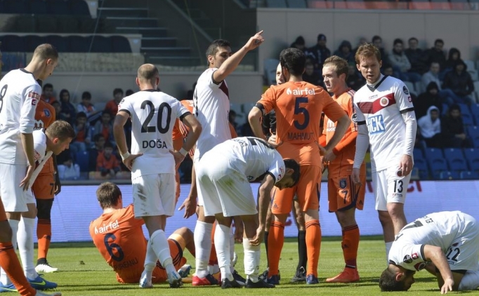 Bu sonucun ard�ndan Ba�ak�ehir puan�n� 43'e ��kard�.