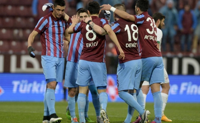 Trabzonsporlu oyuncular�n sevinci