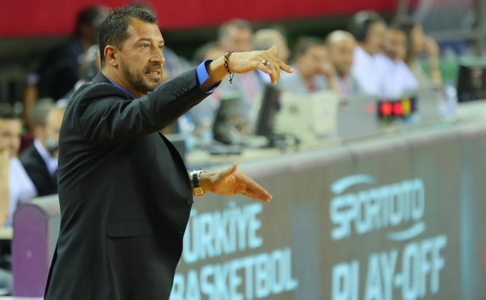 Ufuk Sarca / Pnar Karyaka Baantrenr