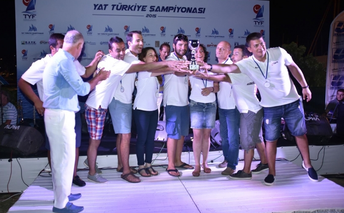 Yat T�rkiye �ampiyonas�'nda kupalar da��t�ld�