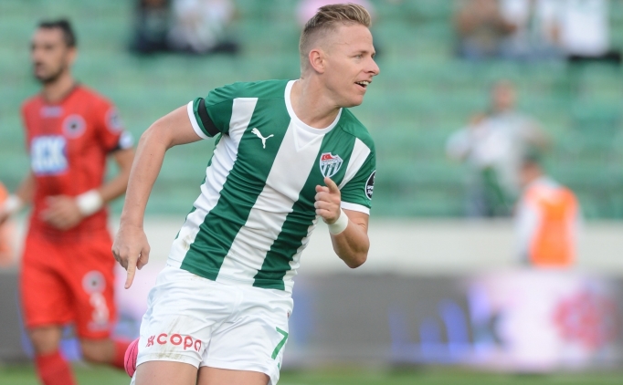 Bursaspor rakibini 3-2 ma�lup etti.