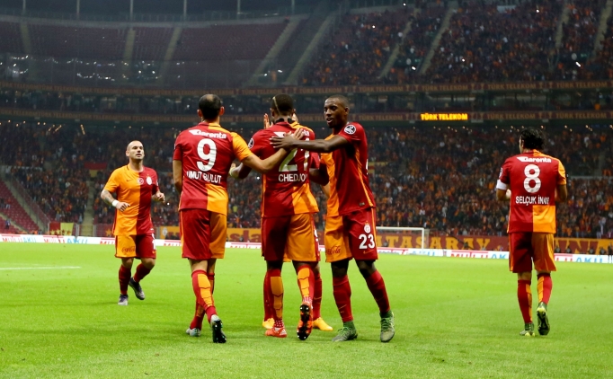 Galatasaray bu galibiyetle puan�n� 17'ye ��kard�.