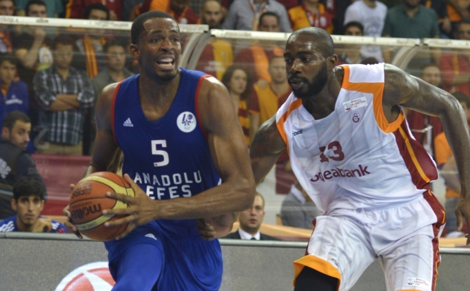 Kar��la�man�n en skorer ismi, Anadolu Efes ad�na 22 say� �reten Jayson Granger oldu.