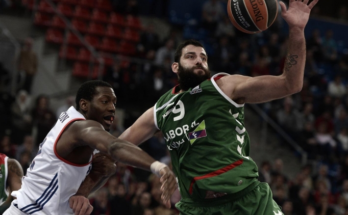 Anadolu Efes uzatmada y�k�ld�!